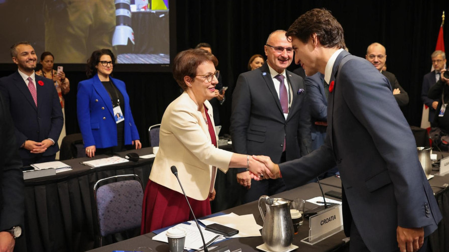 Bashkëkryetarja Donika Gërvalla me Kryeministrin e Kanadasë, z. Justin Trudeau në Konferencën për Ukrainën